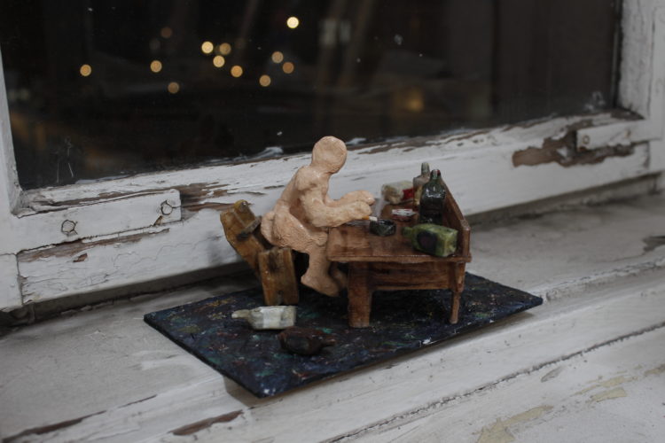 Cyryl Polaczek, Pijak, 2019, technika własna, 17 x 12 x 9 cm